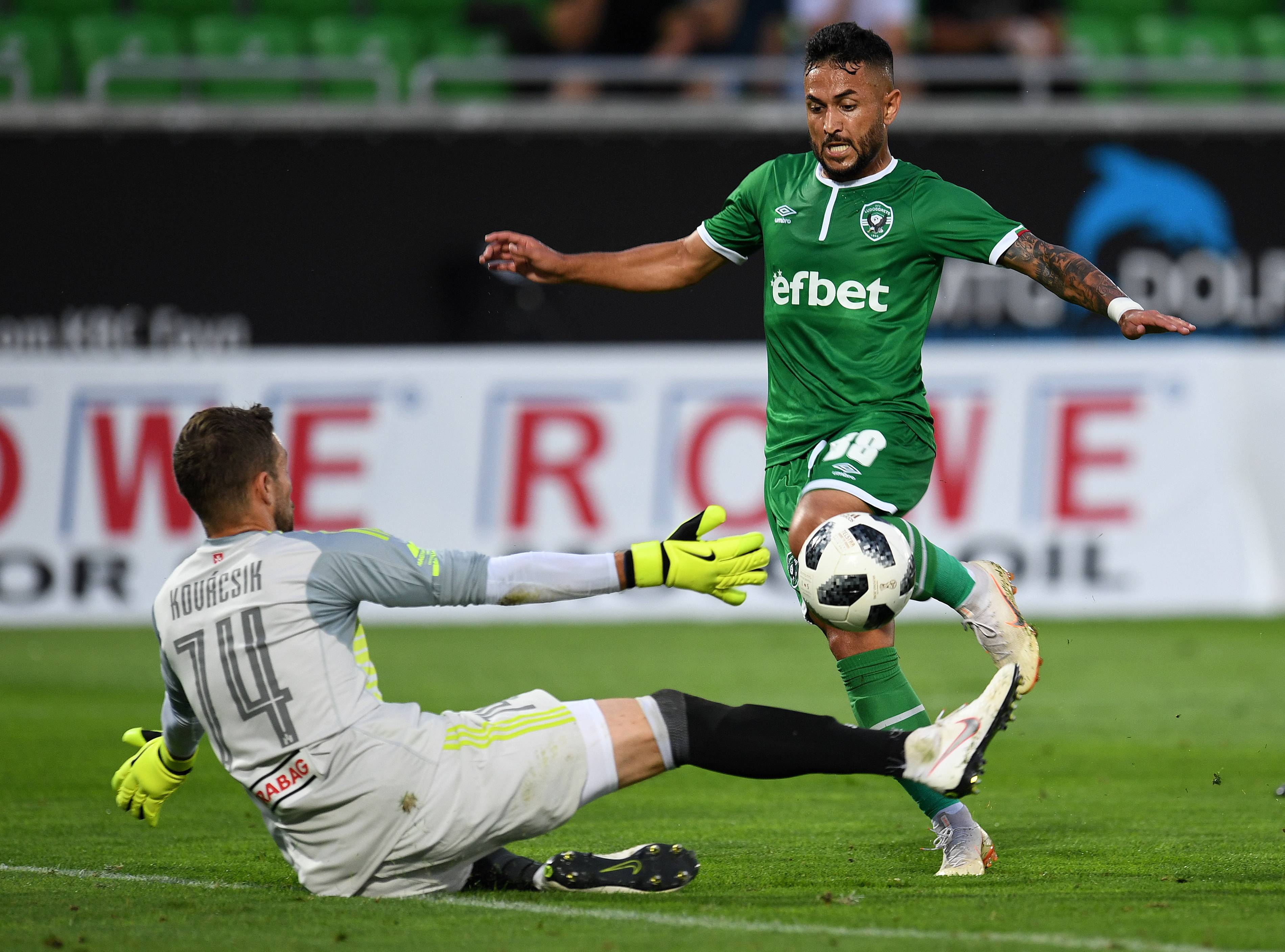 多米APP下载-尤文图斯中场太弱