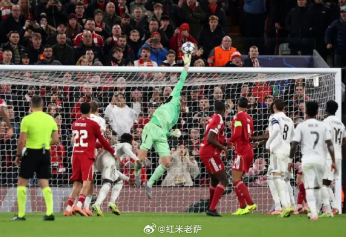 巴塞罗那左后卫阿尔巴